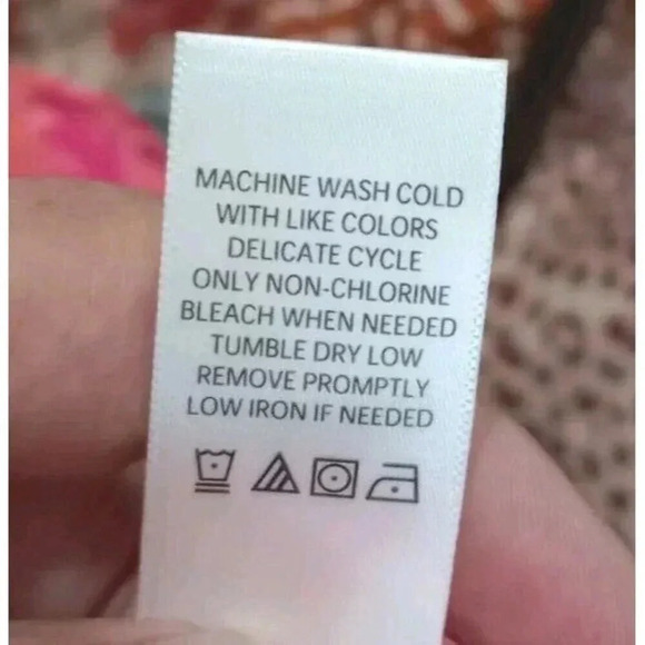 Pioneer Floral Stencil Keyhole Crepe Top Pink Size Medium - Picture 6 of 6